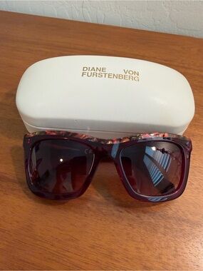 Diane Von Furstenberg Burgundy Tortoiseshell Square Sunglasses DVF615S